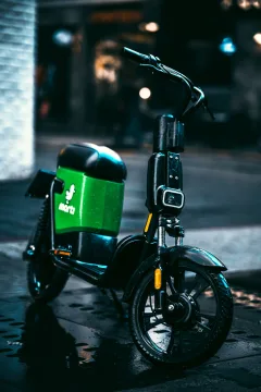 Urban scooter kask ve kilit seti